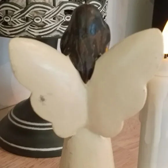 Angel with Wings Figurine Hugging a Heart Resin Floral 6.5" Gift Idea - Picture 6 of 9